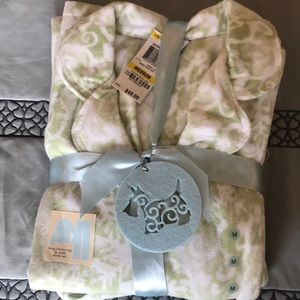 Pajama set NWT - fuzzy light fleece